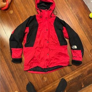 The North Face Women's Red and Black Ski Jacket/Parka - Gore Tex, Vintage